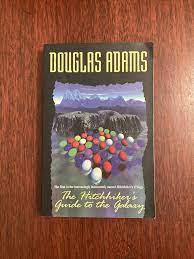 The Hitchhiker's Guide to the Galaxy de Douglas Adams pela Ballantines Book (1980)