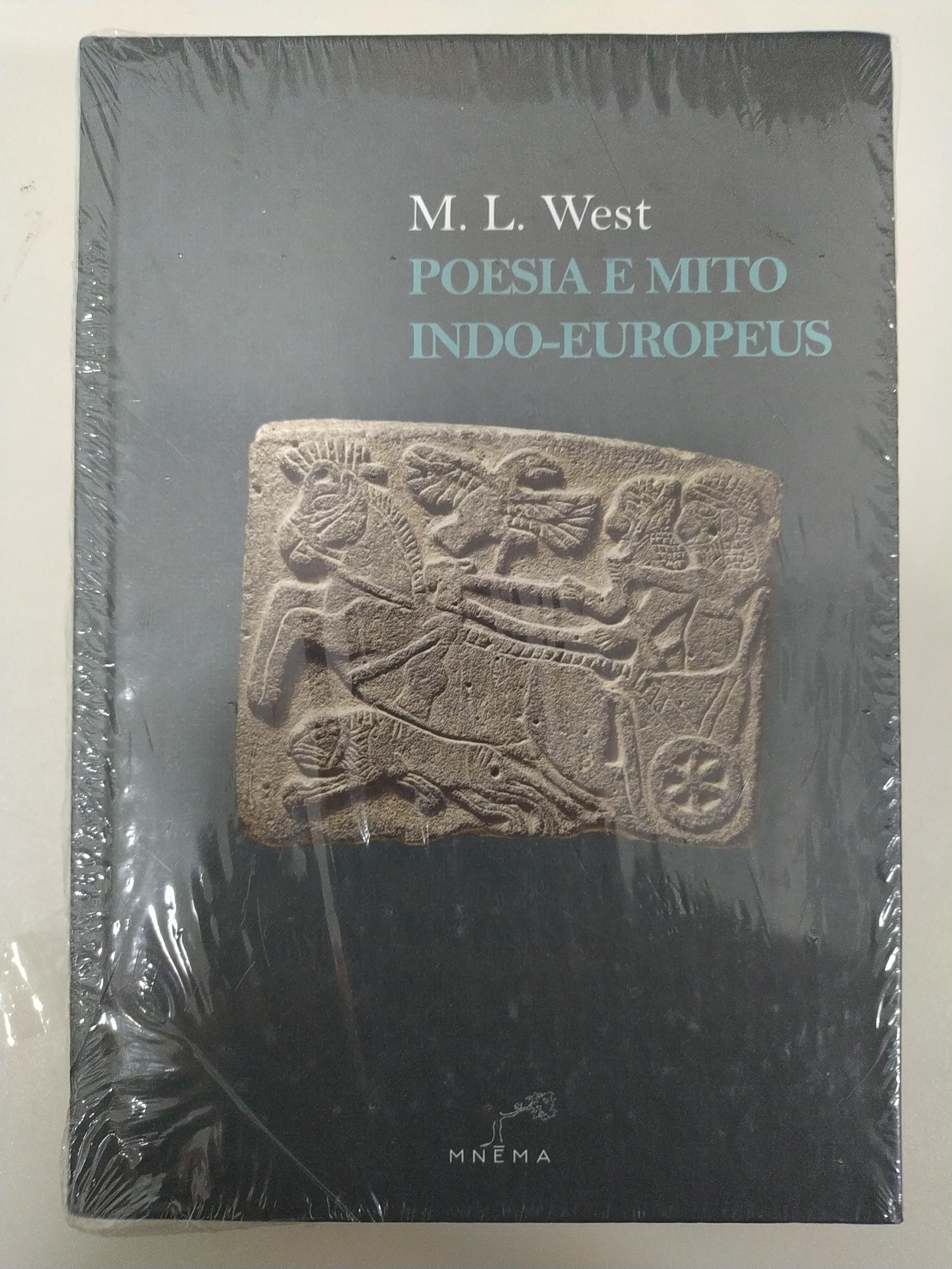 Poesia e Mito Indo-europeus de M. L. West pela Mnema (2023)
