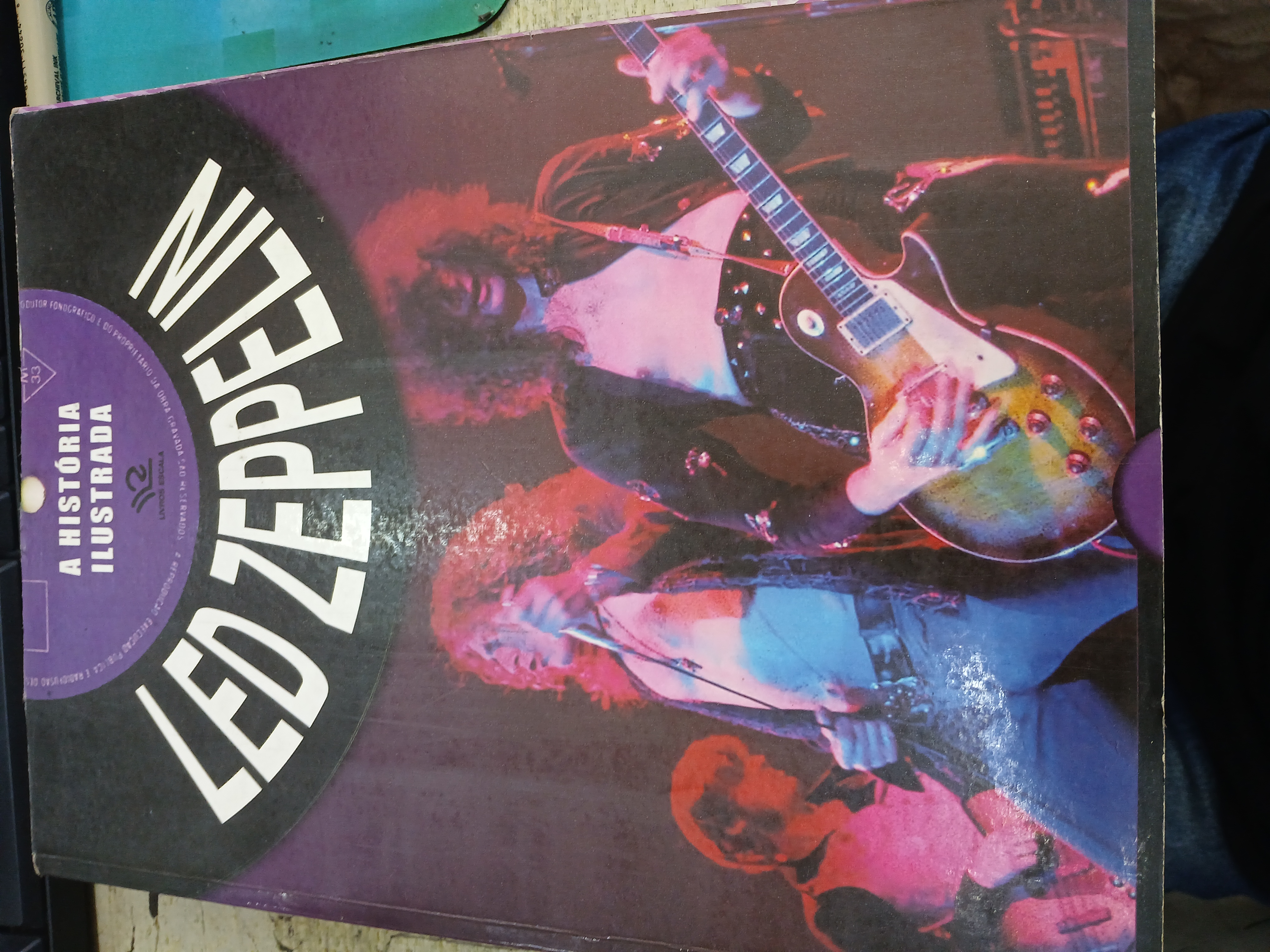 A História Ilustrada, A - Led Zeppelin de Thomas Gereth pela Escala (2010)
