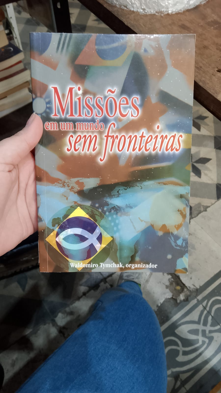 alternative text