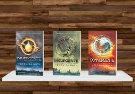 Trilogia: Divergente de Veronica Roth pela Rocco (2012)
